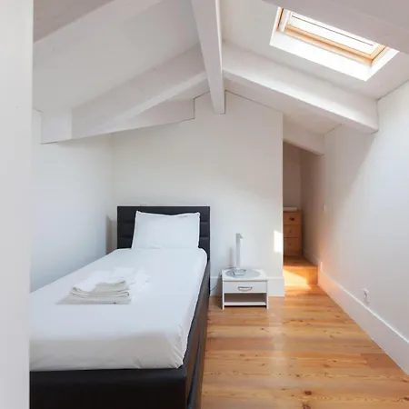 Flh Restauradores Mezzanine With View * リスボン